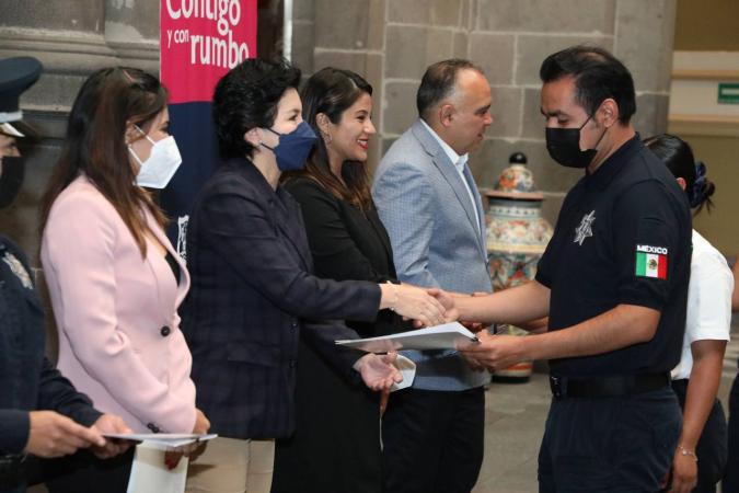 Policías del municipio de Puebla logran certificación en atención a víctimas de violencia de género