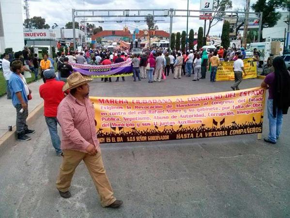 Protestan tianguistas de Texmelucan sobre la México-Puebla image 3
