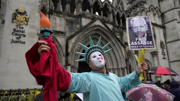 El caso de Julian Assange, AMLO y The New York Times