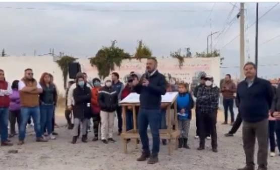Adán Domínguez supervisa obras de pavimentación en San José Chapulco