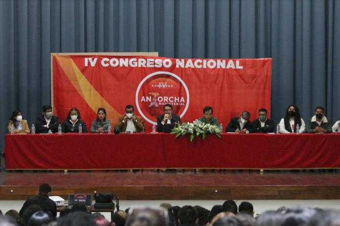 Llama Antorcha a maestros a educar y luchar a favor de México