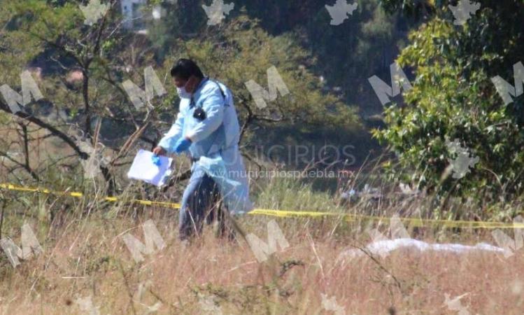 Hallan cadáver carcomido en barranca de San Pedro Zacachimalpa en Puebla