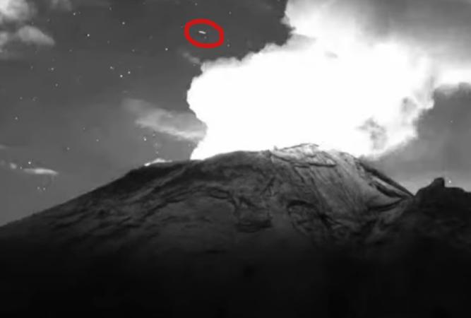 VIDEO Captan flotilla de ovnis cruzando sobre el cráter del Popocatépetl