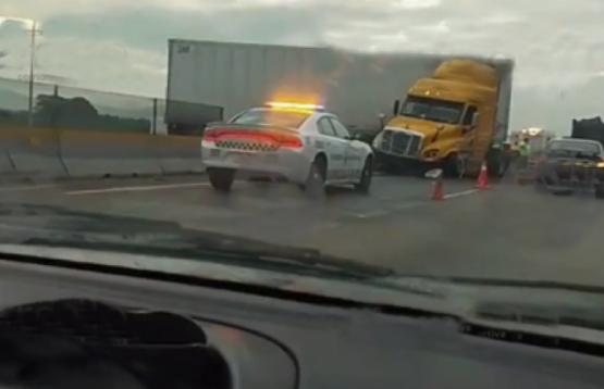 Choque entre tractocamión y pipa provoca cierre total en la Puebla-Acatzingo
