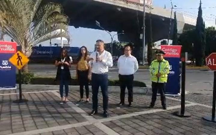 Entregan mantenimiento de la red semafórica de la Calzada Zaragoza y Diagonal