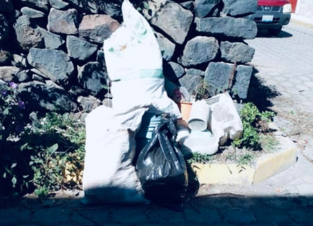 Ante falta de servicio, particulares cobran por llevarse la basura en Tianguismanalco