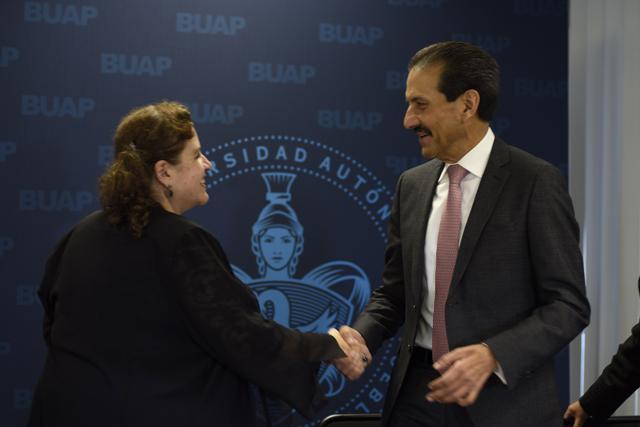 Egresados de Química BUAP son reconocidos en el extranjero