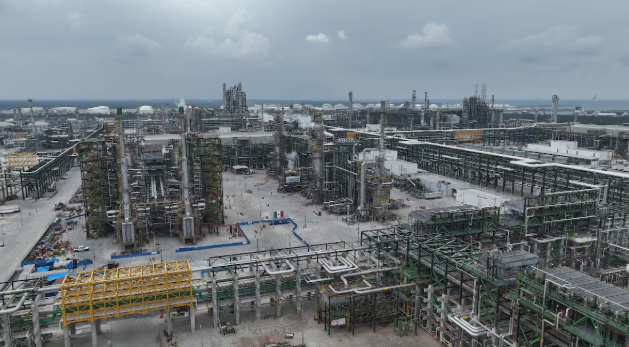 Megatransas en Dos Bocas. Y Claudia sin teflón