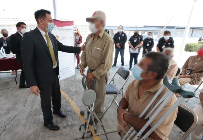 DIF Puebla entrega aparatos ortopédicos a personas privadas de la libertad