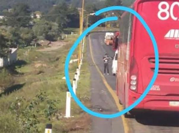 Sujetos armados asaltan a automovilistas en la Puebla-Orizaba