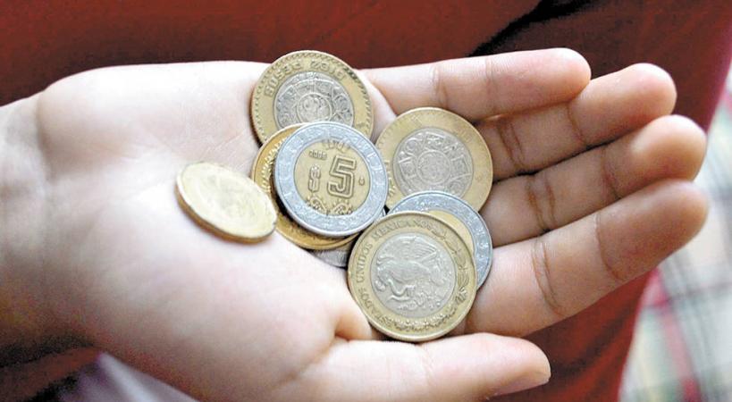 Reconoce AMLO rezago en salarios de mexicanos