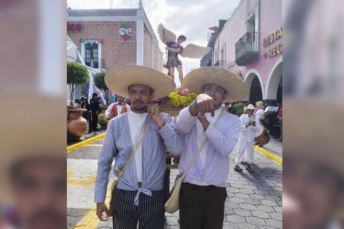 Recorre San Miguel las calles de Atlixco, previo a su fiesta
