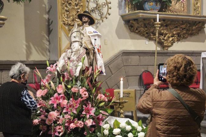 Miles de feligreses celebran a Santiago Apóstol