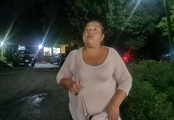 Denuncian detención ilegal de un masculino en barrio de Izúcar