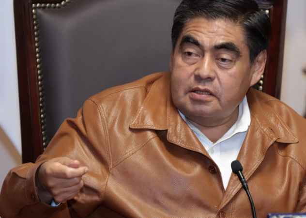 Práctica común y barata, ofrecer candidaturas rumbo a 2024; critica Barbosa a Mier