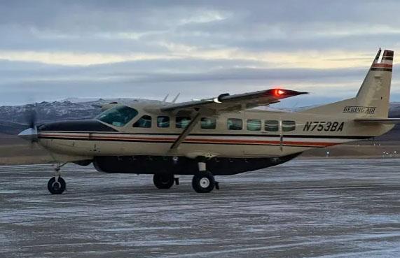 Desaparece avioneta con 10 personas en Alaska