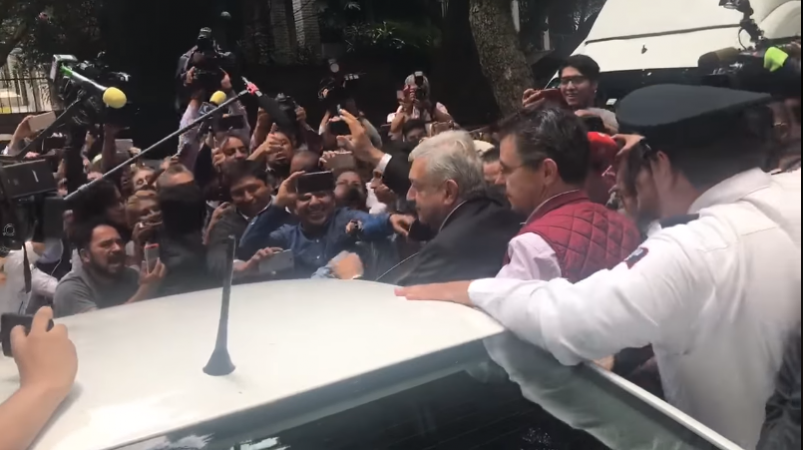 Por primera vez aparece la ayudantía de López Obrador