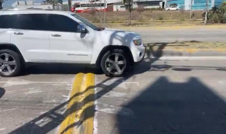 Retirarán tope en la lateral de la Vía Atlixcáyotl