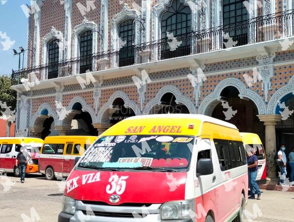 Truenan transportistas contra el programa uno x uno en Tehuacán