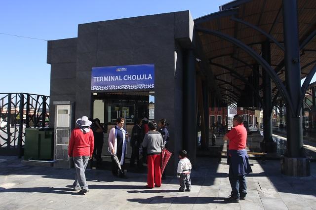 Apedrean Tren Turístico y le rompen cristal en Santiago Momoxpan image 2