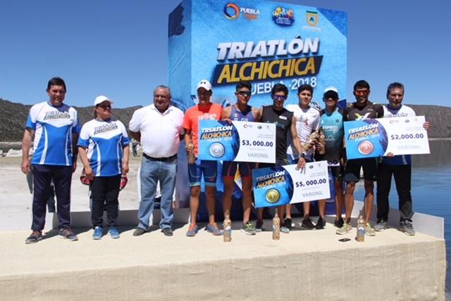 Itzel Arroyo y Gil Rivera, campeones del Triatlón Alchichica 2018