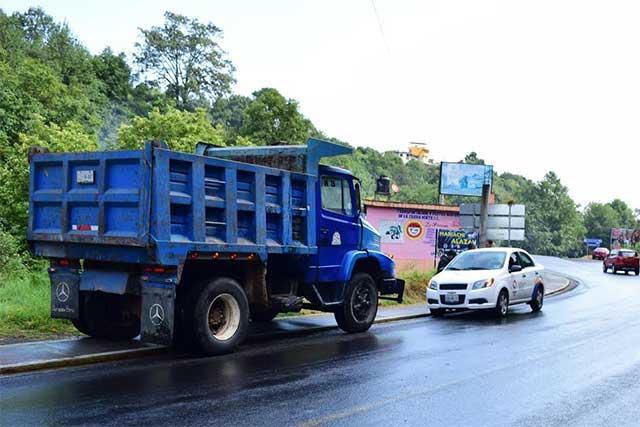 Transportistas se unen contra unidades piratas en Zacapoaxtla image 3
