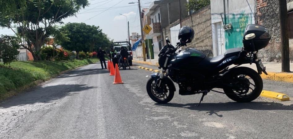 Abandonan en la región de Atlixco auto particular robado