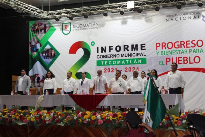 Rinde alcaldesa de Tecomatlán segundo informe de labores