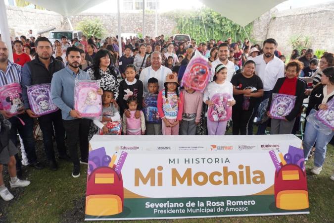 Con el programa “Mi Historia Mi Mochila” entregan más de 200 mochilas a diferentes alumnos de Amozoc