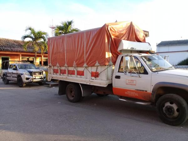 Edil usa policías para cuidar sus abarrotes, en Xiutetelco image 2