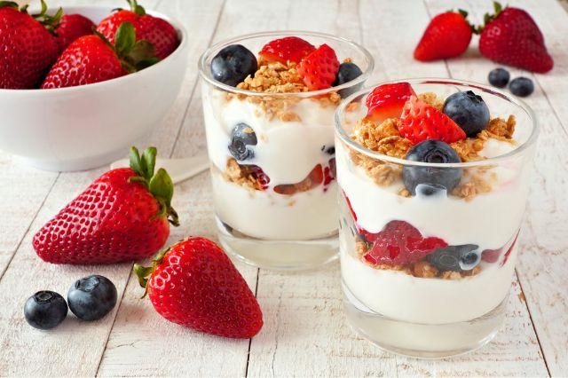 Yogurt con frutas: combinación saludable si eliges bien los ingredientes
