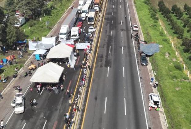 Bloqueos ya paralizan 5 vialidades en Puebla y Tlaxcala 