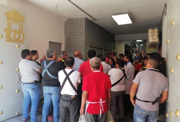 Comerciantes del mercado de Texmelucan se oponen a llegada de empresas de gas