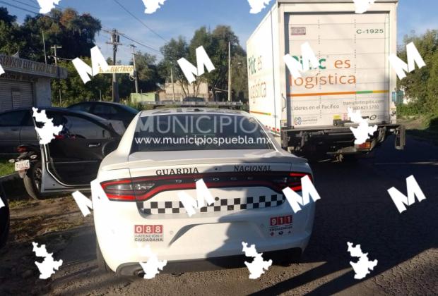 Tras persecución y disparos GN recupera camión robado en Texmelucan
