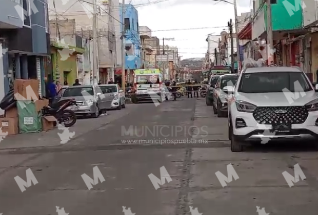 Hieren con arma blanca a pareja en calles de Texmelucan; él muere