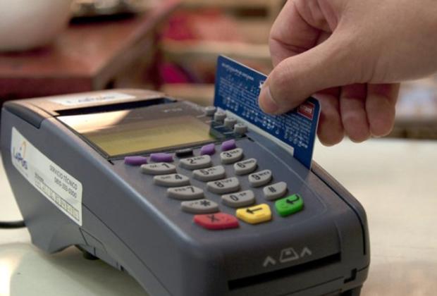 Diputados prohíben comisiones por pagos con tarjeta de crédito o débito