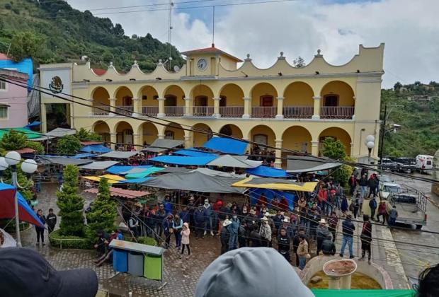 Acuerdan destitución de edil para cerrar conflicto postelectoral en Coyomeapan