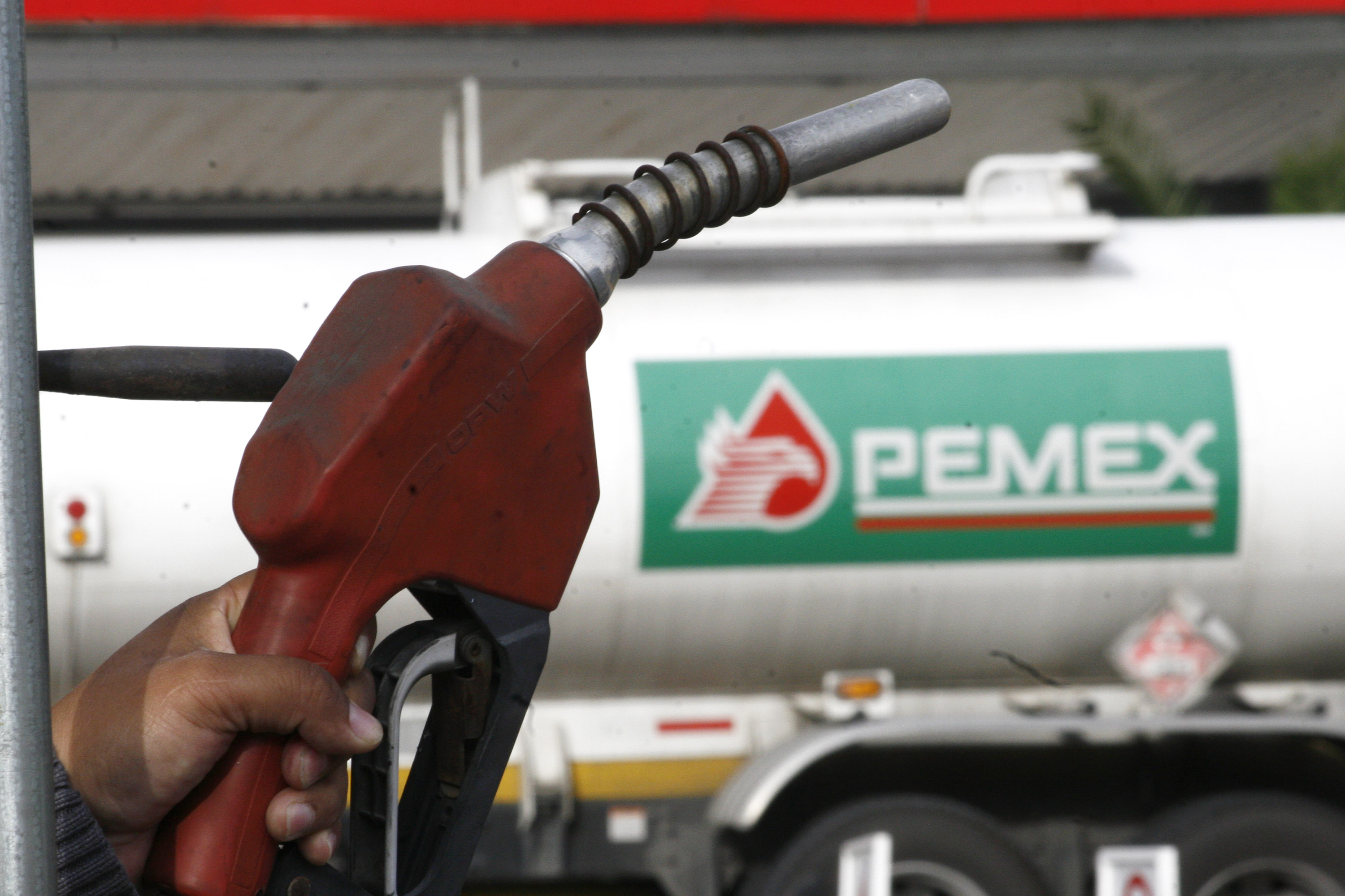Desabasto de gasolina en norte del estado no es grave: Urzúa