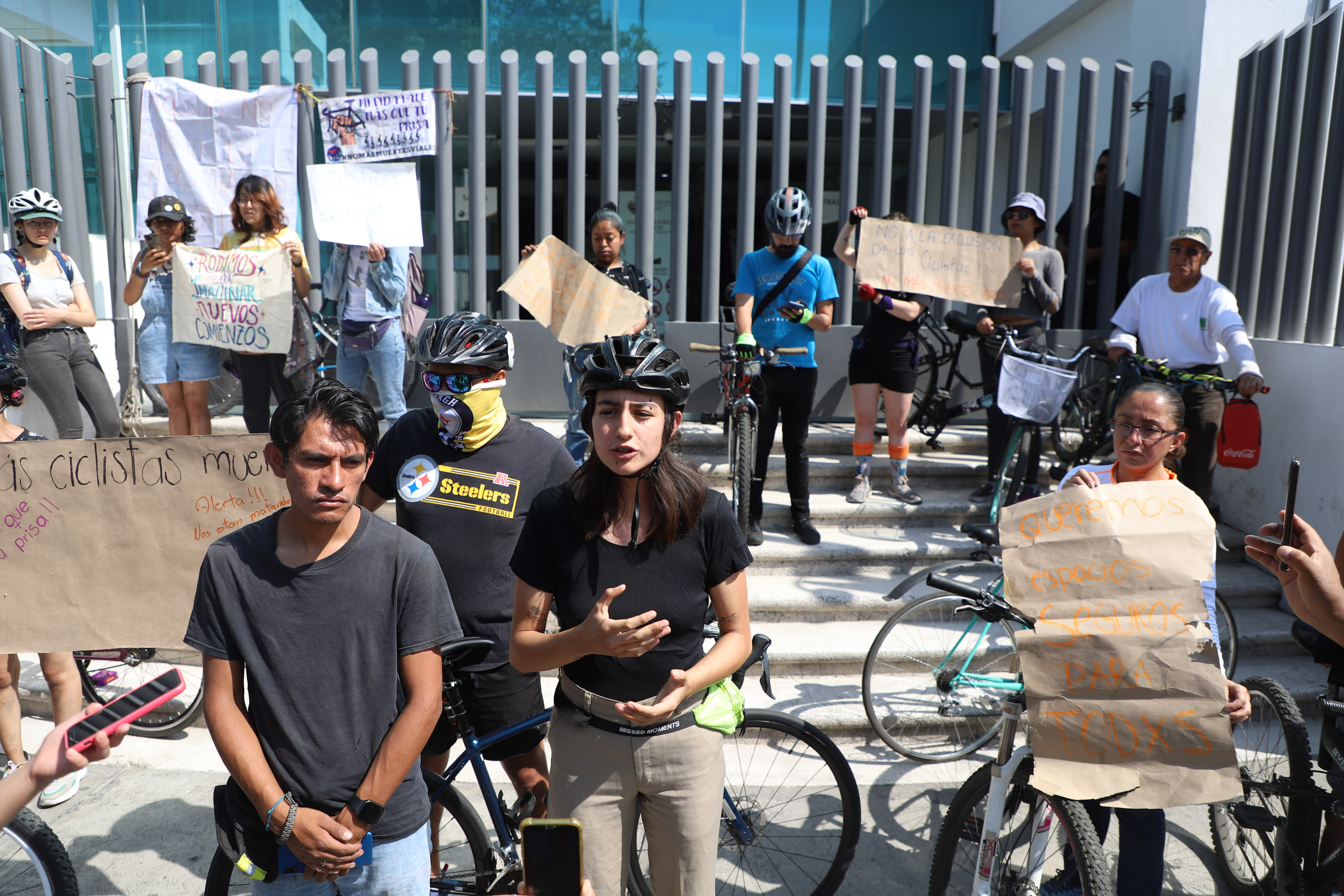 VIDEO Están matando a los ciclistas