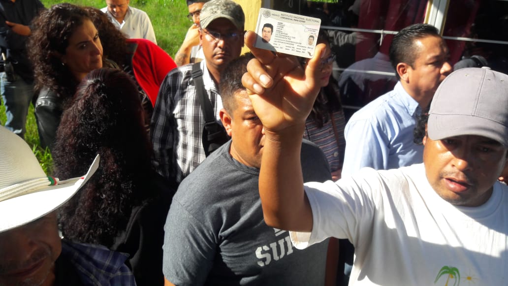 Gente armada y extraña tensa votaciones en Chiconcuautla