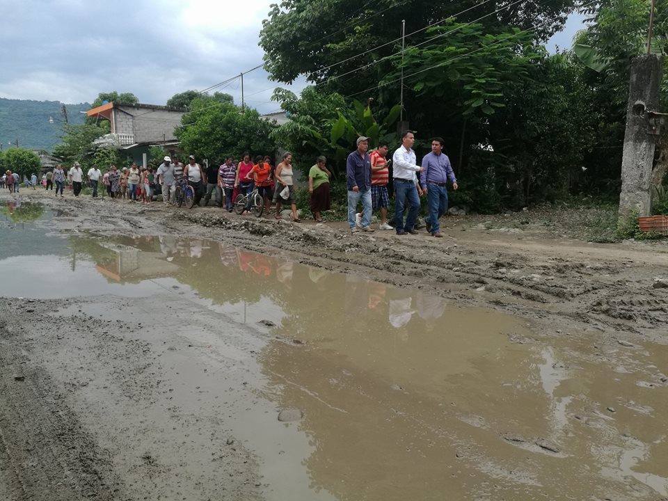 Destruye calles la constructora que hacía obras en Xicotepec