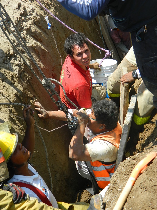 Reconocen trabajo de bomberos y Protección Civil en Cuautlancingo