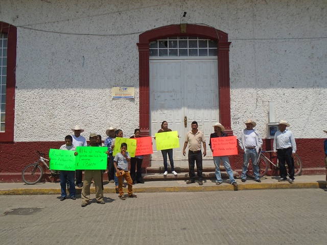 Se manifiestan contra alcalde por inseguridad en Chiconcuautla