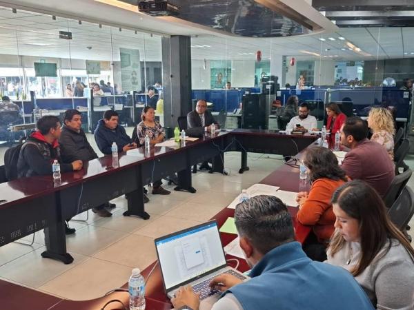 SEP se reúne con padres de familia de la Secundaria Técnica 81 de Ixtacamaxtitlán