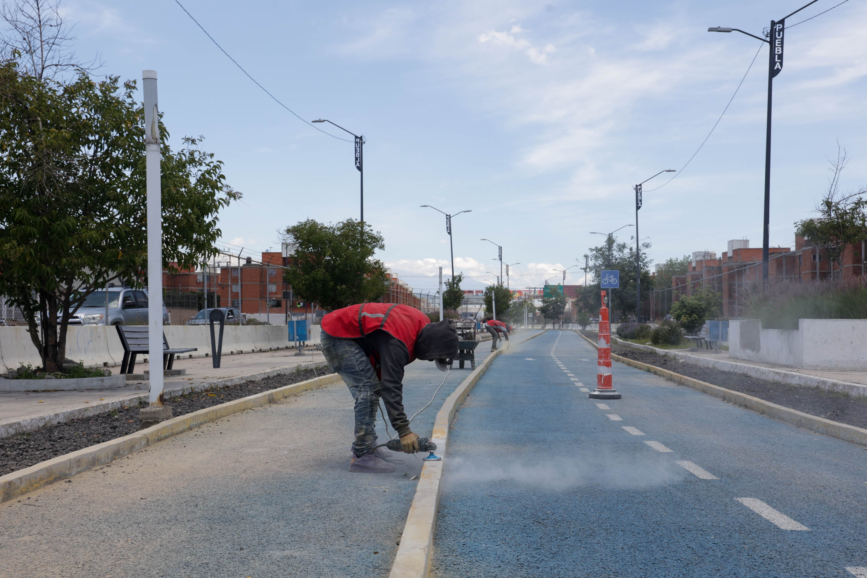 VIDEO Dan mantenimiento a ciclovía del Periférico Ecológico