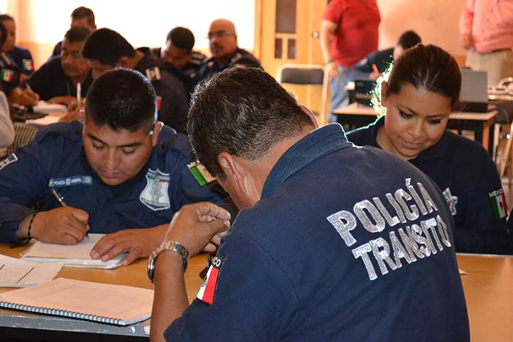 Profesionaliza a policías de Tepeaca en el Informe Policial Homologado