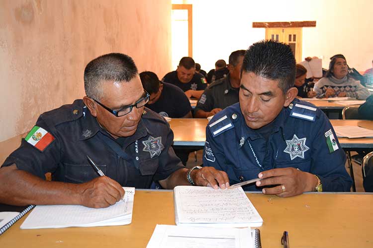 Profesionaliza a policías de Tepeaca en el Informe Policial Homologado
