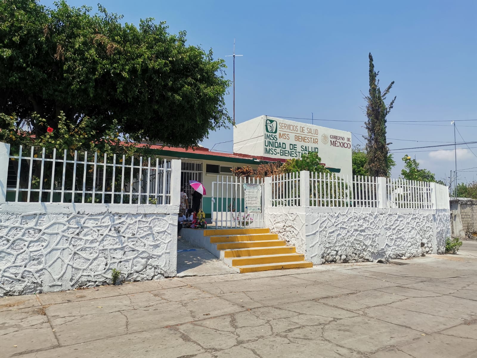 Ciudadanos de Atzala exigen a la alcaldesa servicios de salud en el municipio