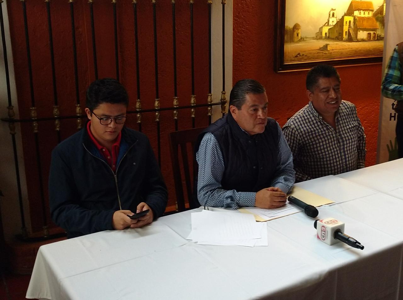 Alpizar renuncia al PRI en Huauchinango; no pacto con lacras, dijo