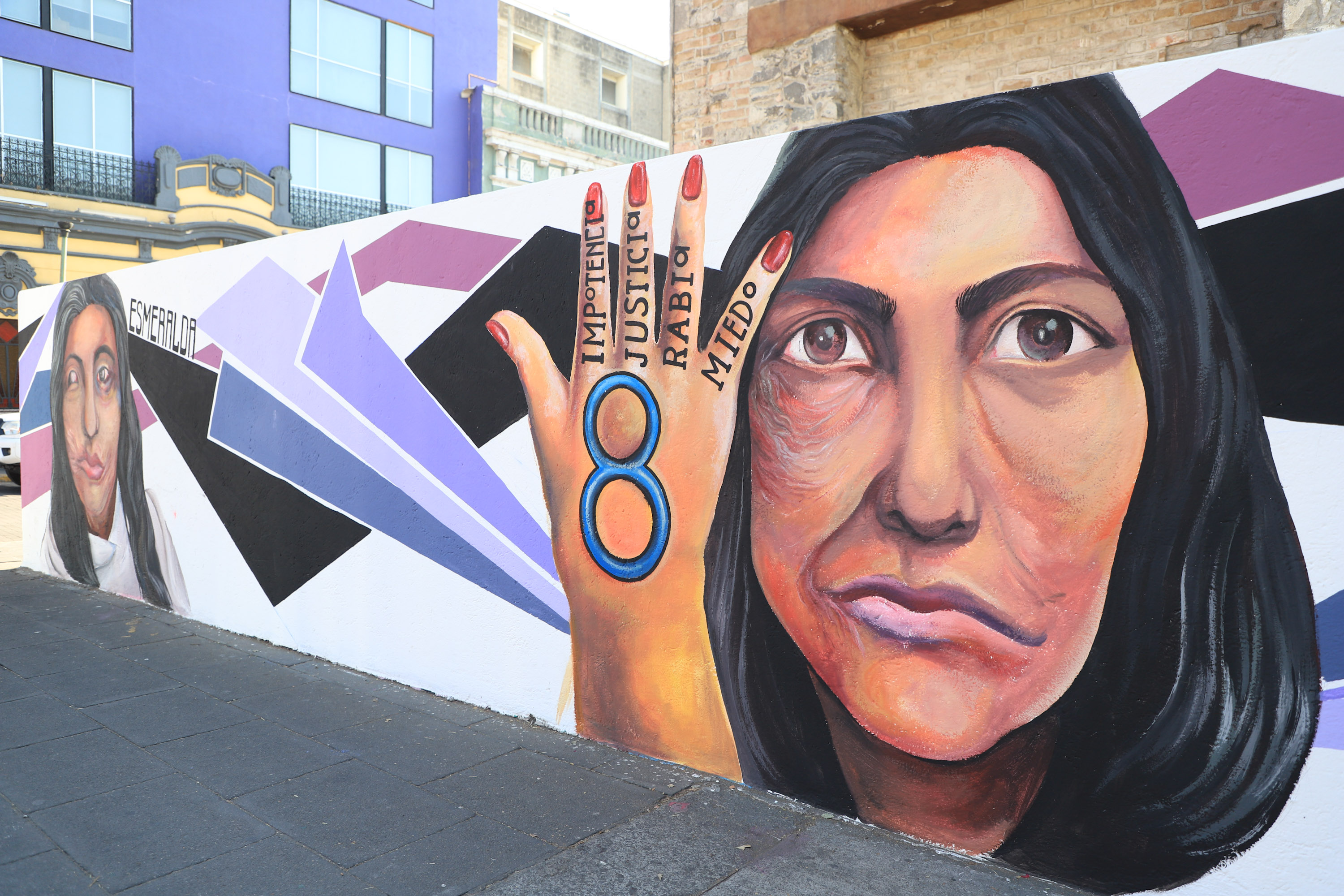 VIDEO Realizan mural en contra de la Violencia Ácida en Puebla
